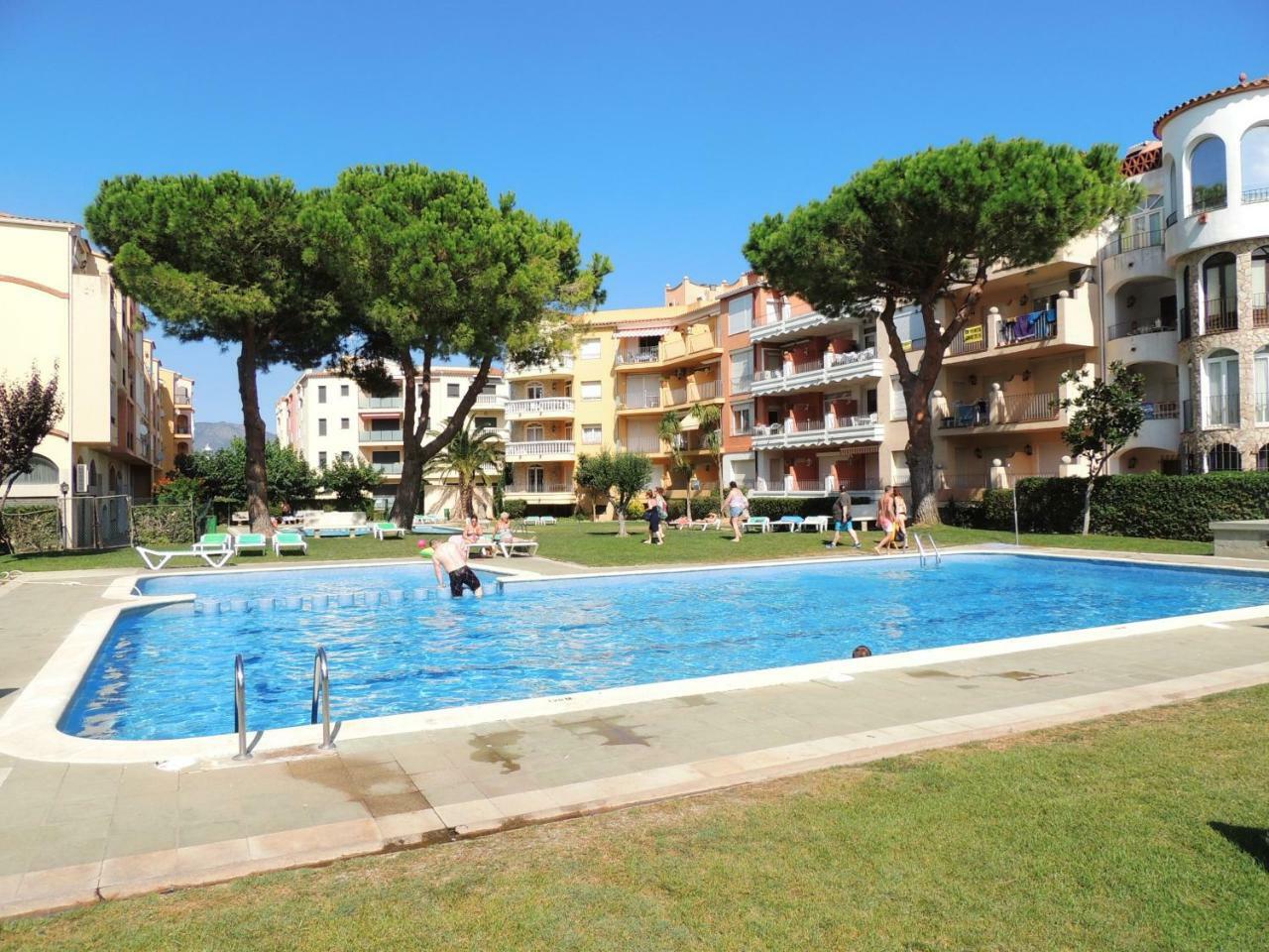 Gran Reserva Flores 23 - Barneda Apartment Empuriabrava Exterior photo